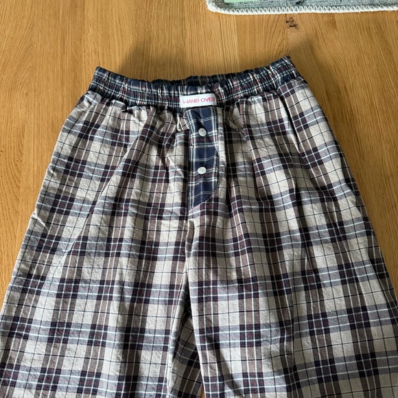 Hand Over Ex-Boyfriend Alex Pant - Picture 5 of 6